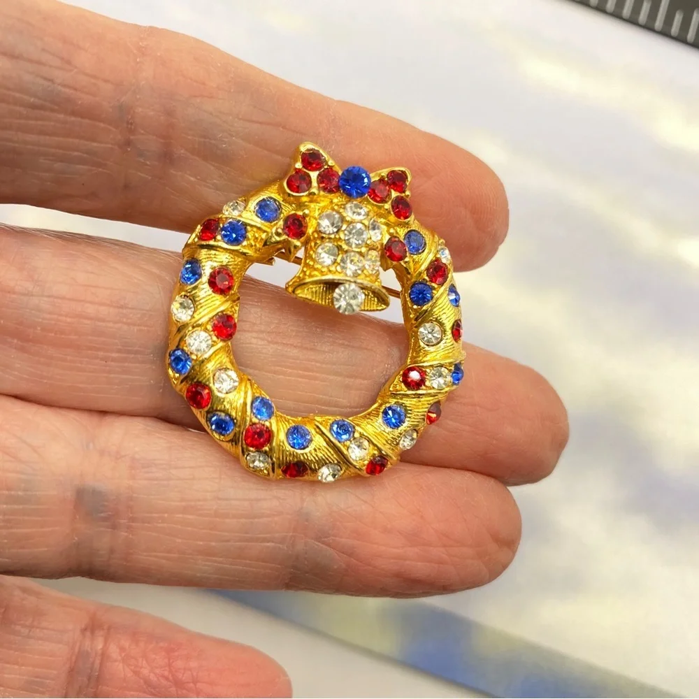 Goldtone Christmas Wreath Red & Blue Rhinestone Brooch